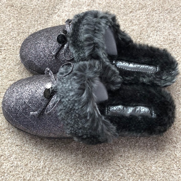 Michael Kors Slippers. Size 7. New! - Picture 3 of 6